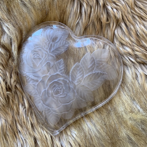 Vintage Heart Catchall - Picture 2 of 3